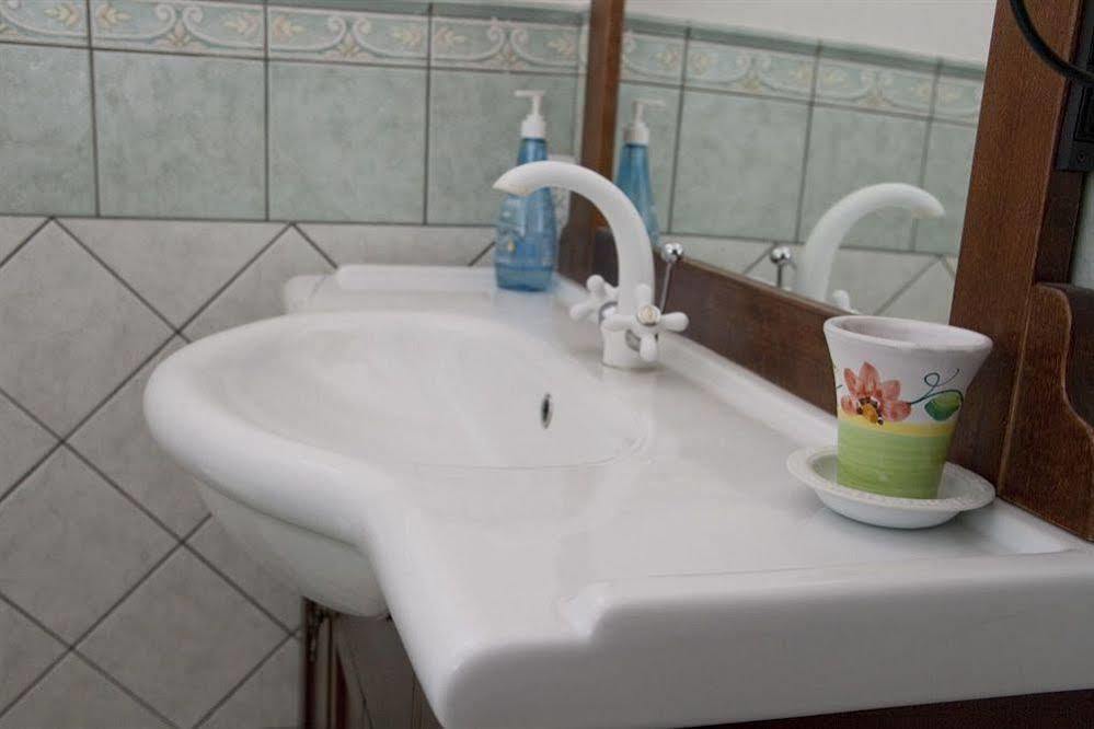 B&B Giuseppe Verdi Catania-Fontanarossai nemzetközi repülőtér Kültér fotó