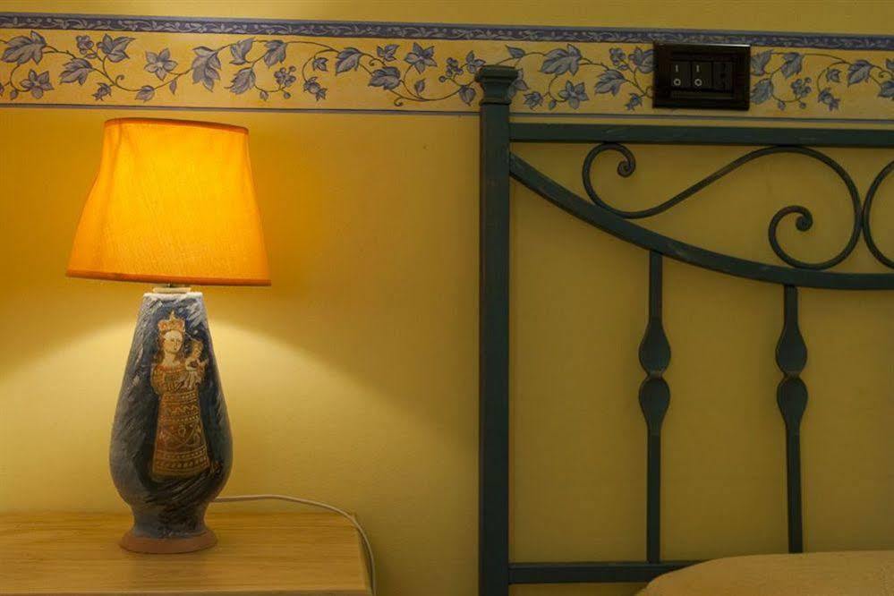 B&B Giuseppe Verdi Catania-Fontanarossai nemzetközi repülőtér Kültér fotó