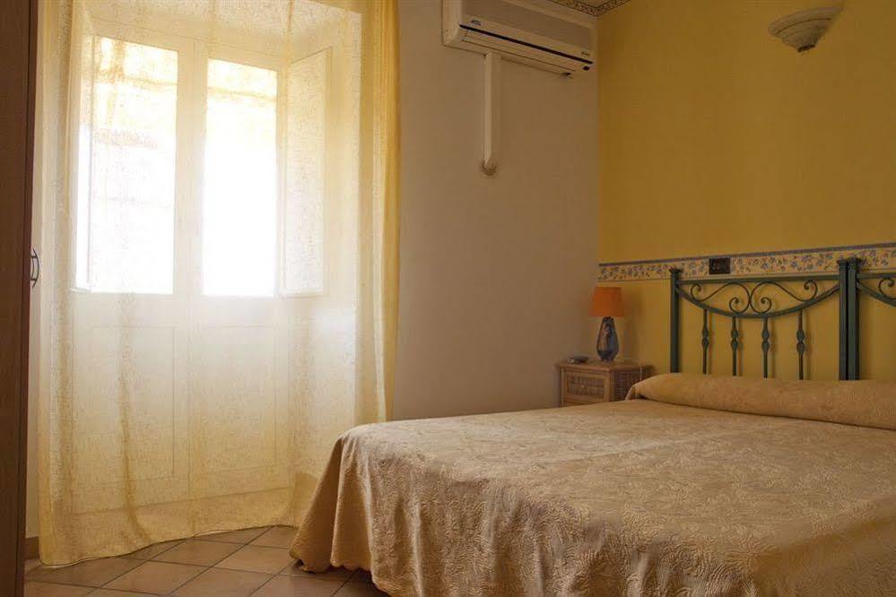 B&B Giuseppe Verdi Catania-Fontanarossai nemzetközi repülőtér Kültér fotó
